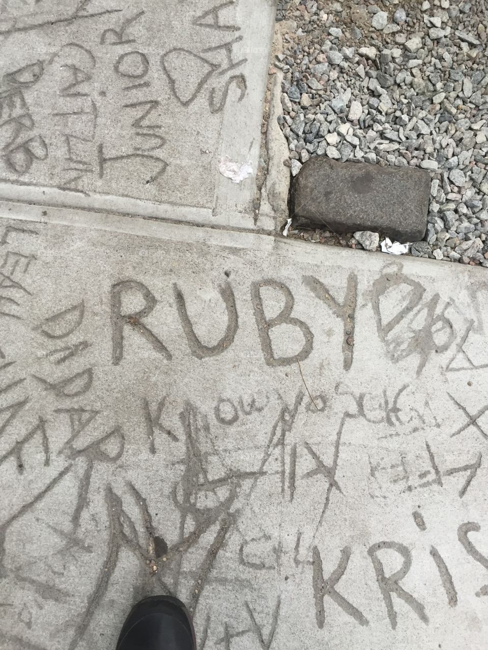 Let's draw in the cement lol