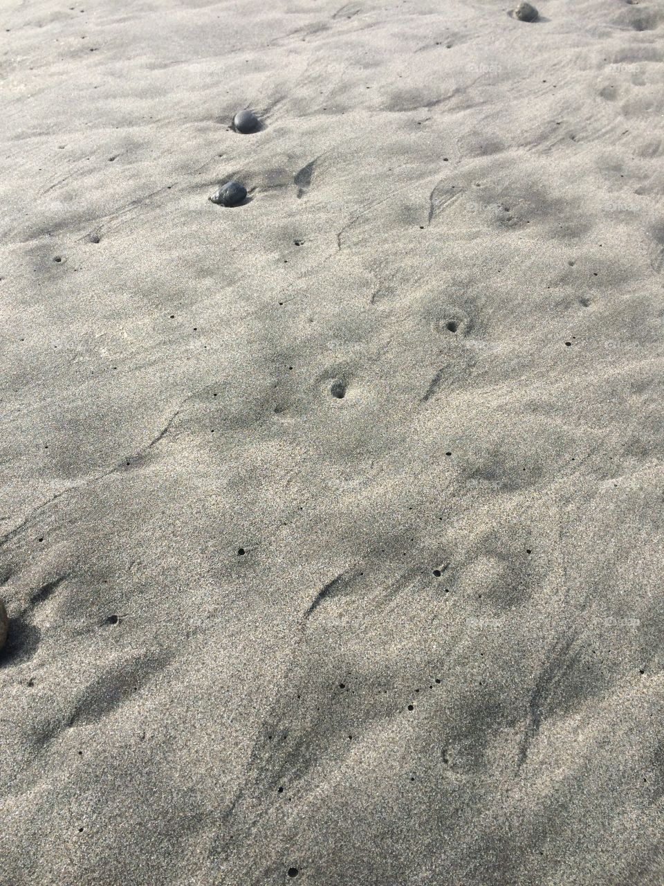 Waves in the sand 
