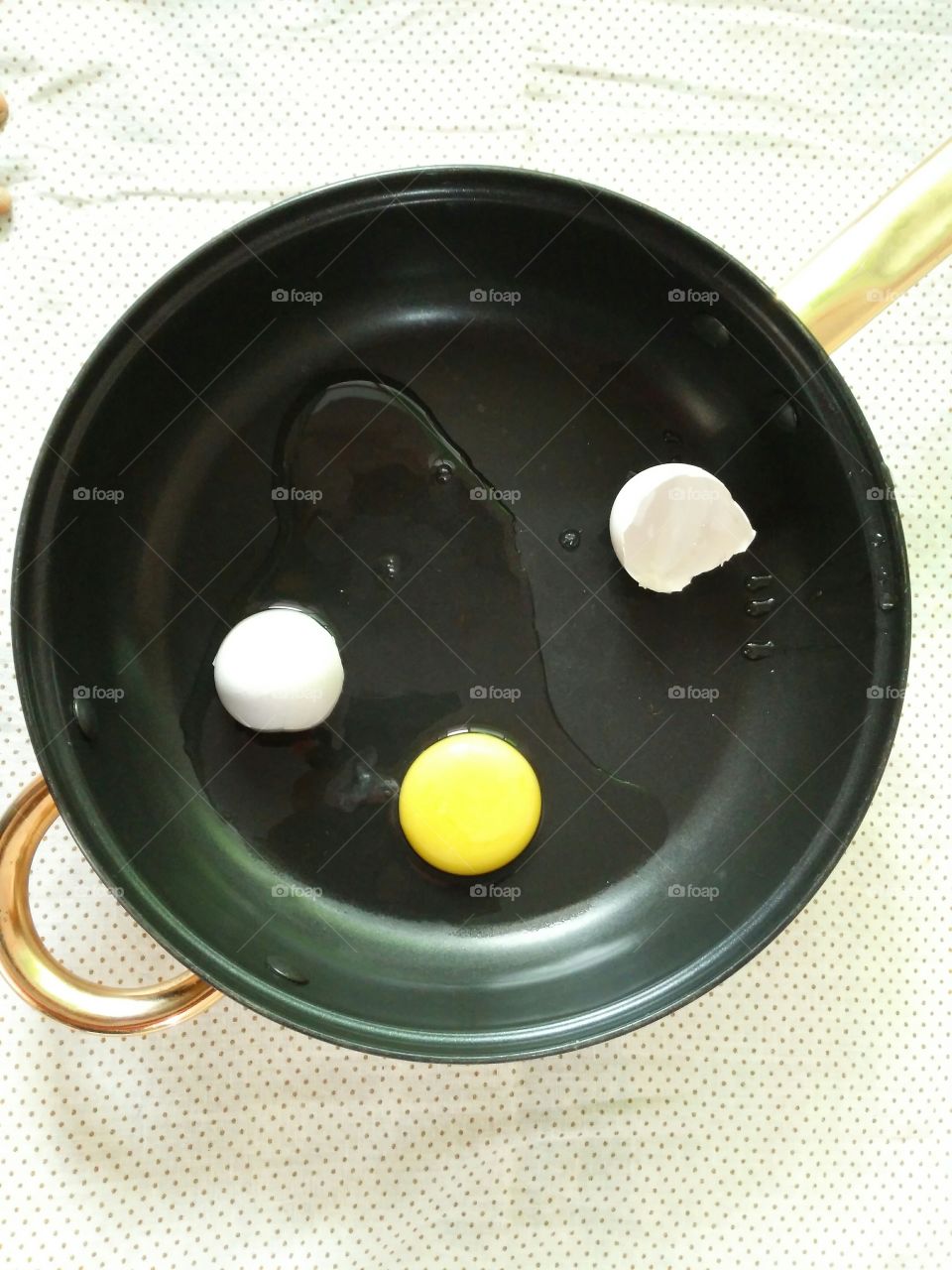 yellow egg yolk : life starts here