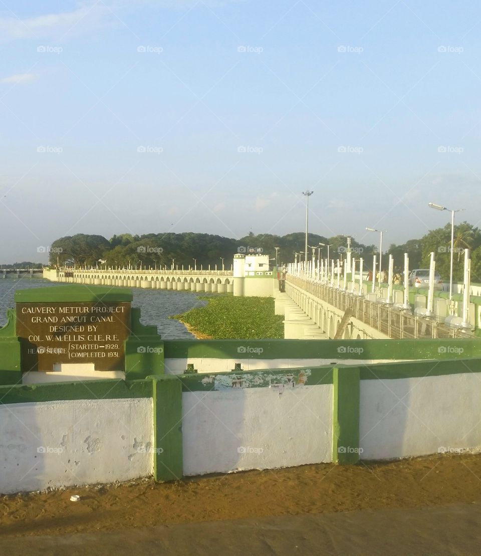 Kallanai dam