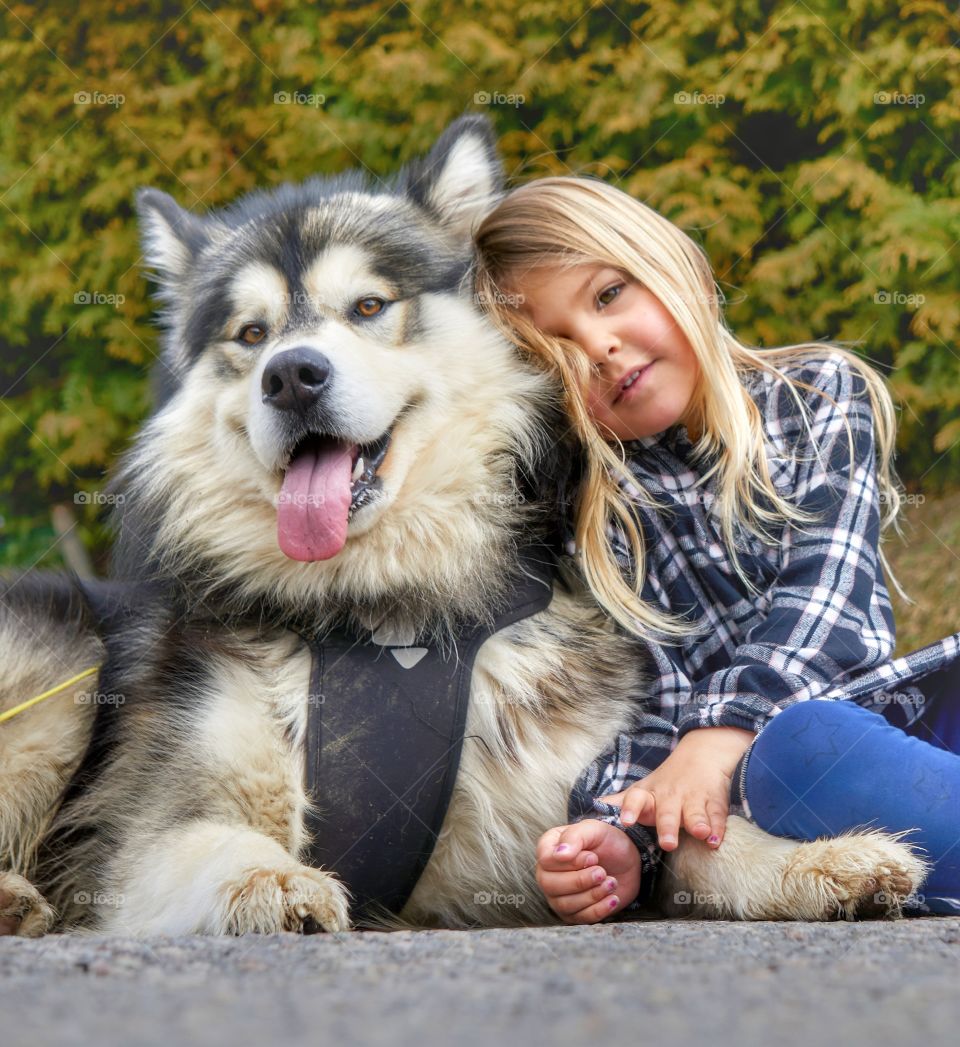 girl and his dog