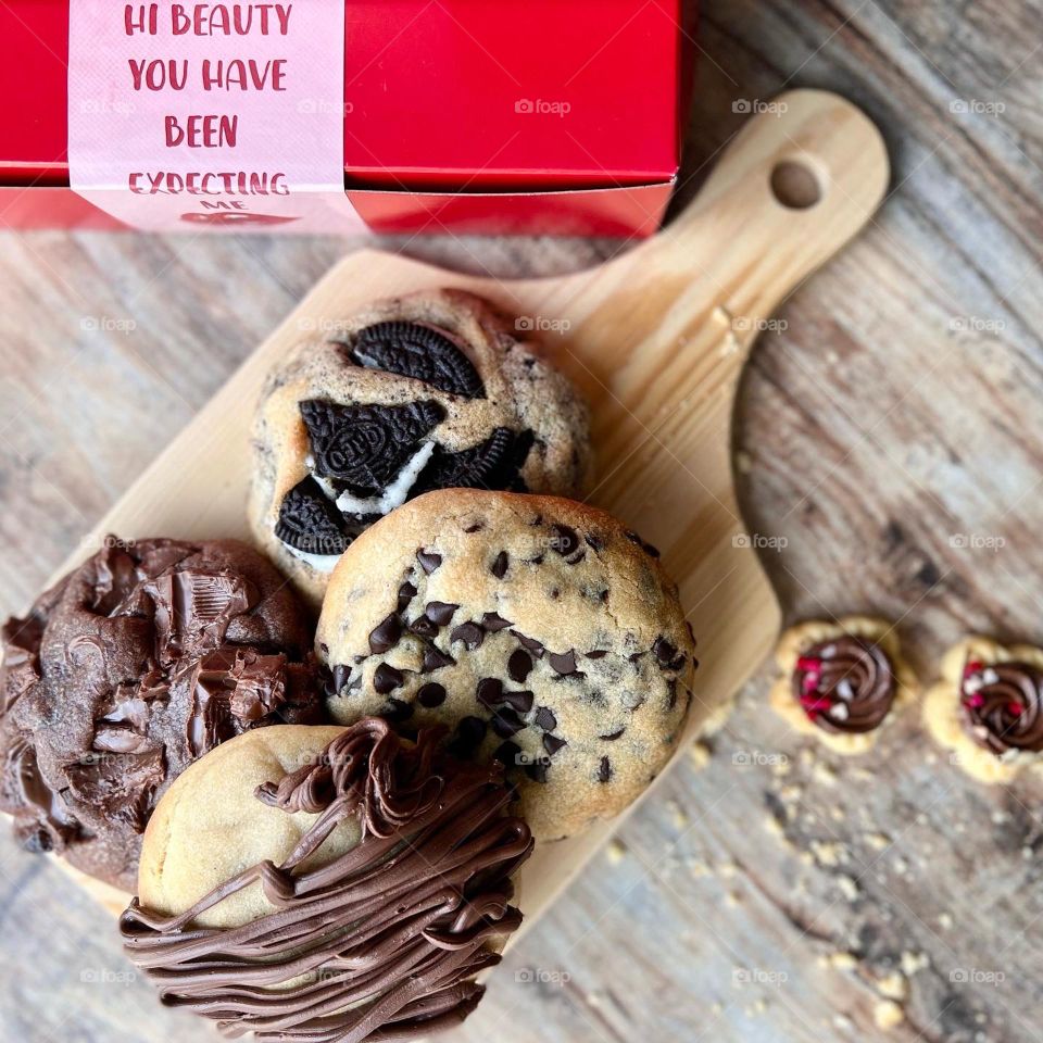 Chunky thick cookies with Nutella tarts 