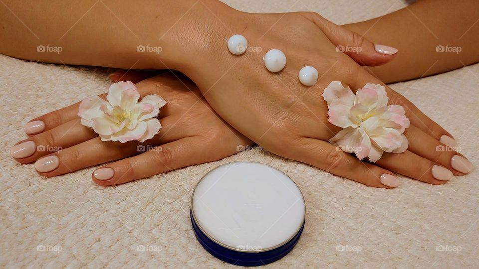 Body care⚪🔵 Circle ⚪🔵 Hands⚪🔵