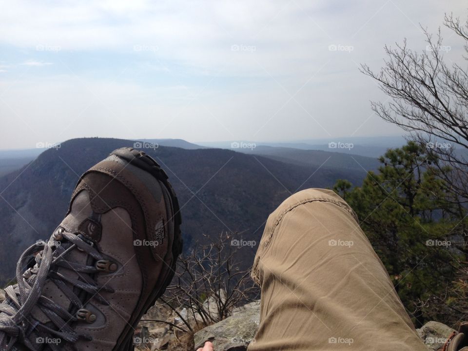 Hike up Mount Tammany @ the Delaware Water Gap. Relaxing on the rocks at the peak!