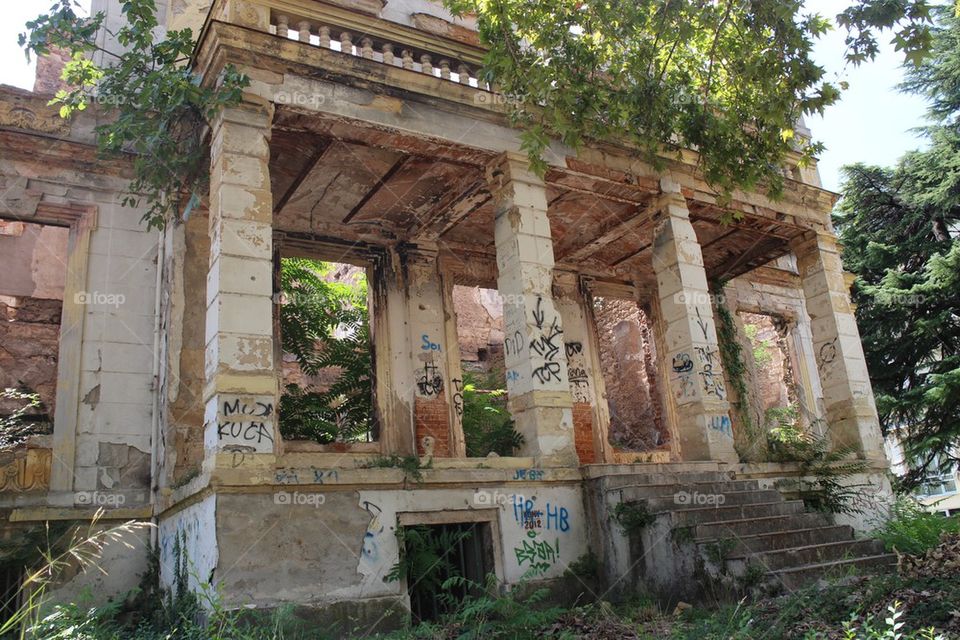 Dilapidated building 