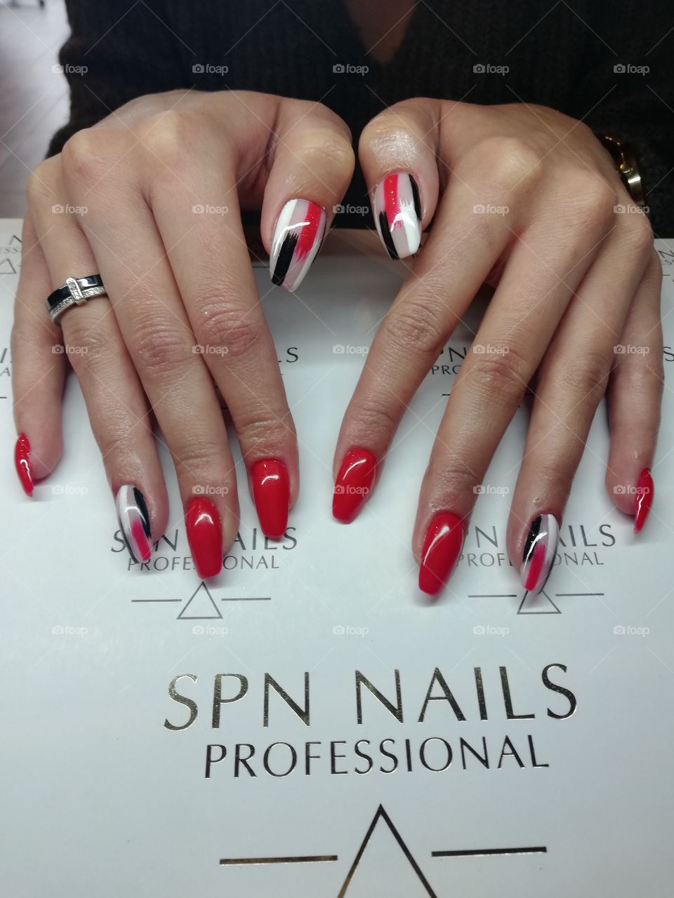 Long Red nails with nailart