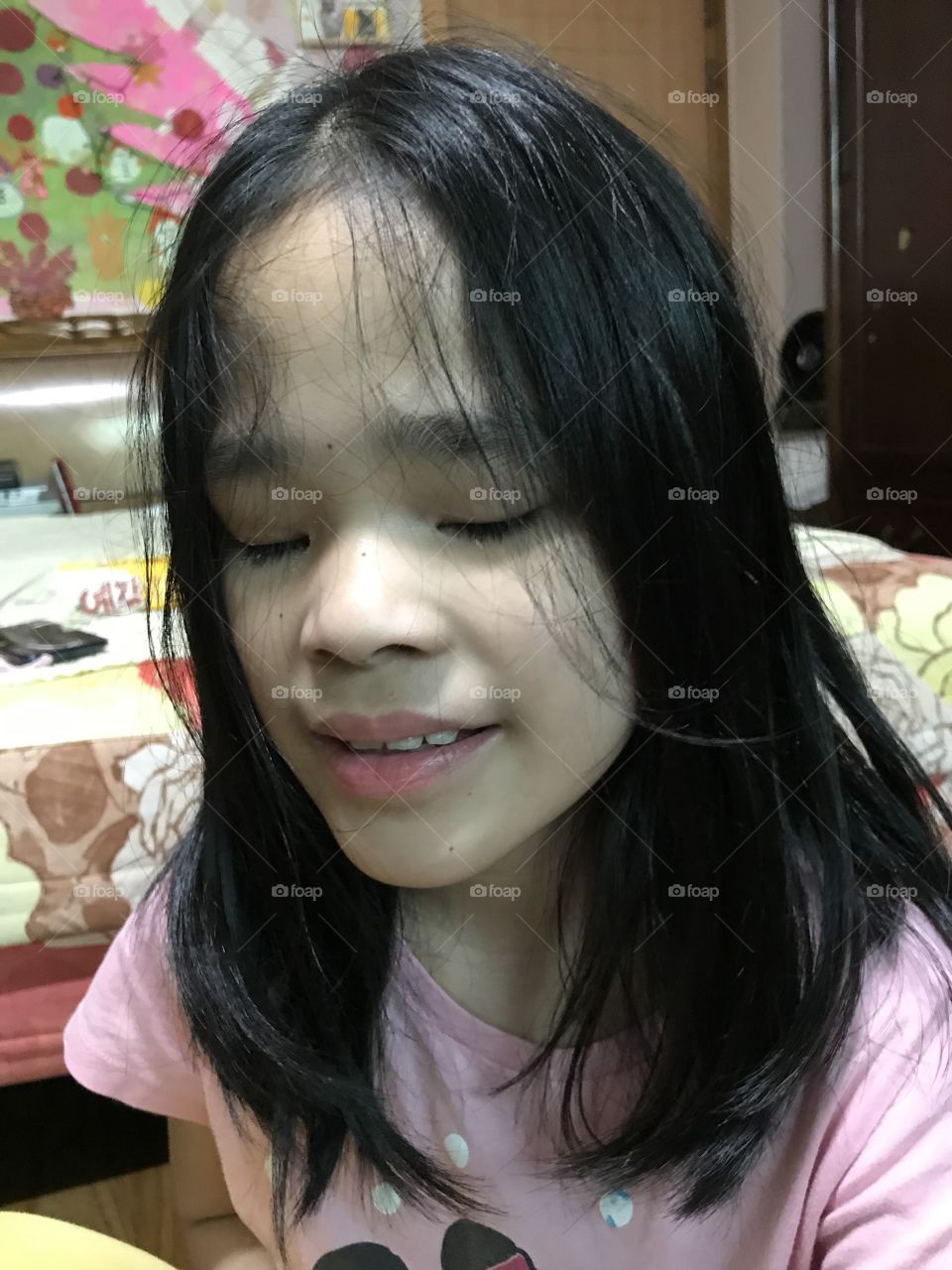 She is blind but she do love picture taking. This time I took her picture with iPhone and it really looks so beautiful.