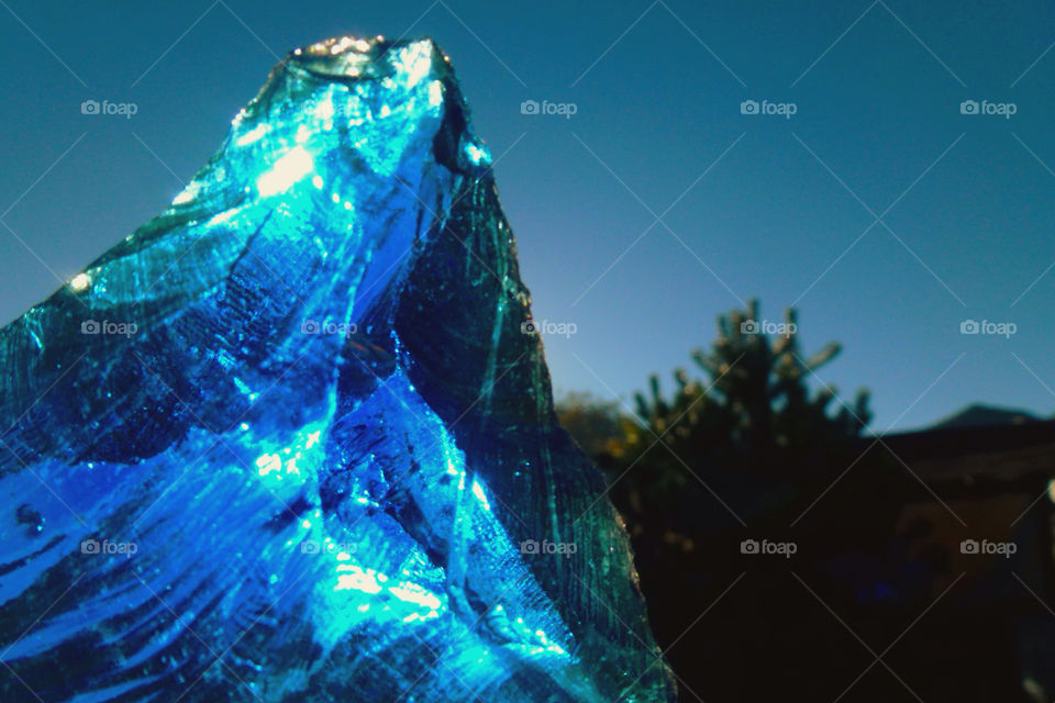 close blue up cristal by gerardo