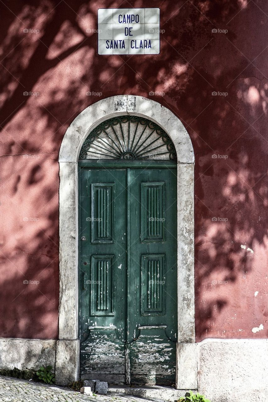 Door Lisbon