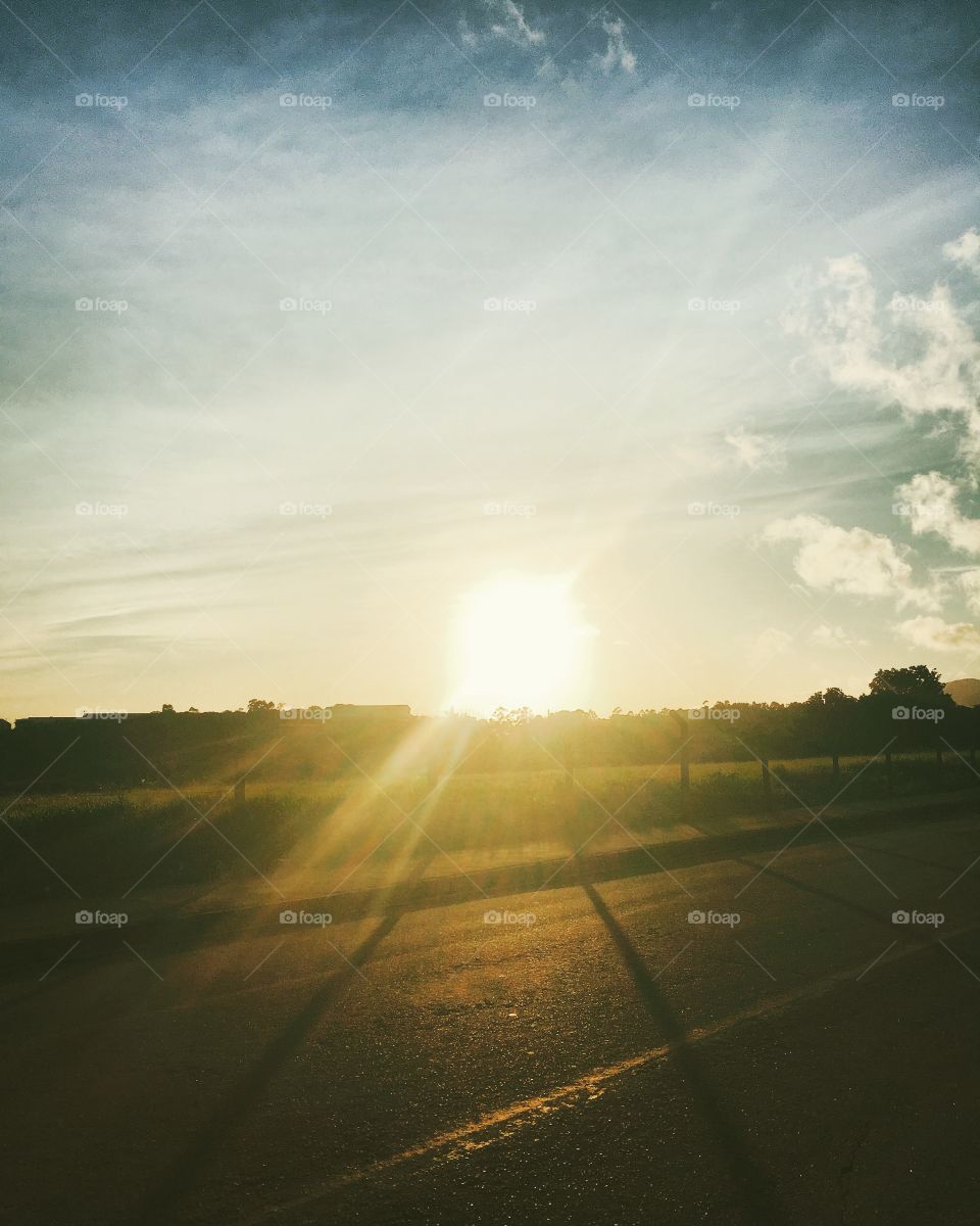 O sol e a estrada, unindo os caminhos!