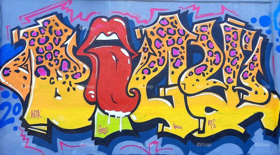 long walk shooting city grafity