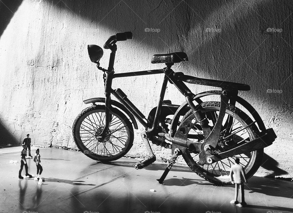 From the world of liliput, the mystery of an old bicycle