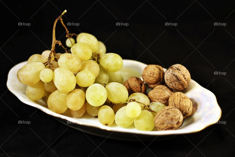 Grapes and nuts - healthy and tasty!