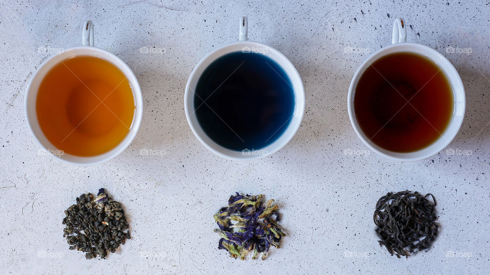 three types of tea: black tea, green tea and Thai tea