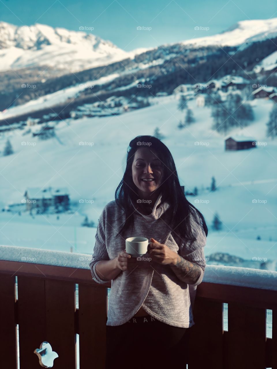 Tea break in the snowy mountains 