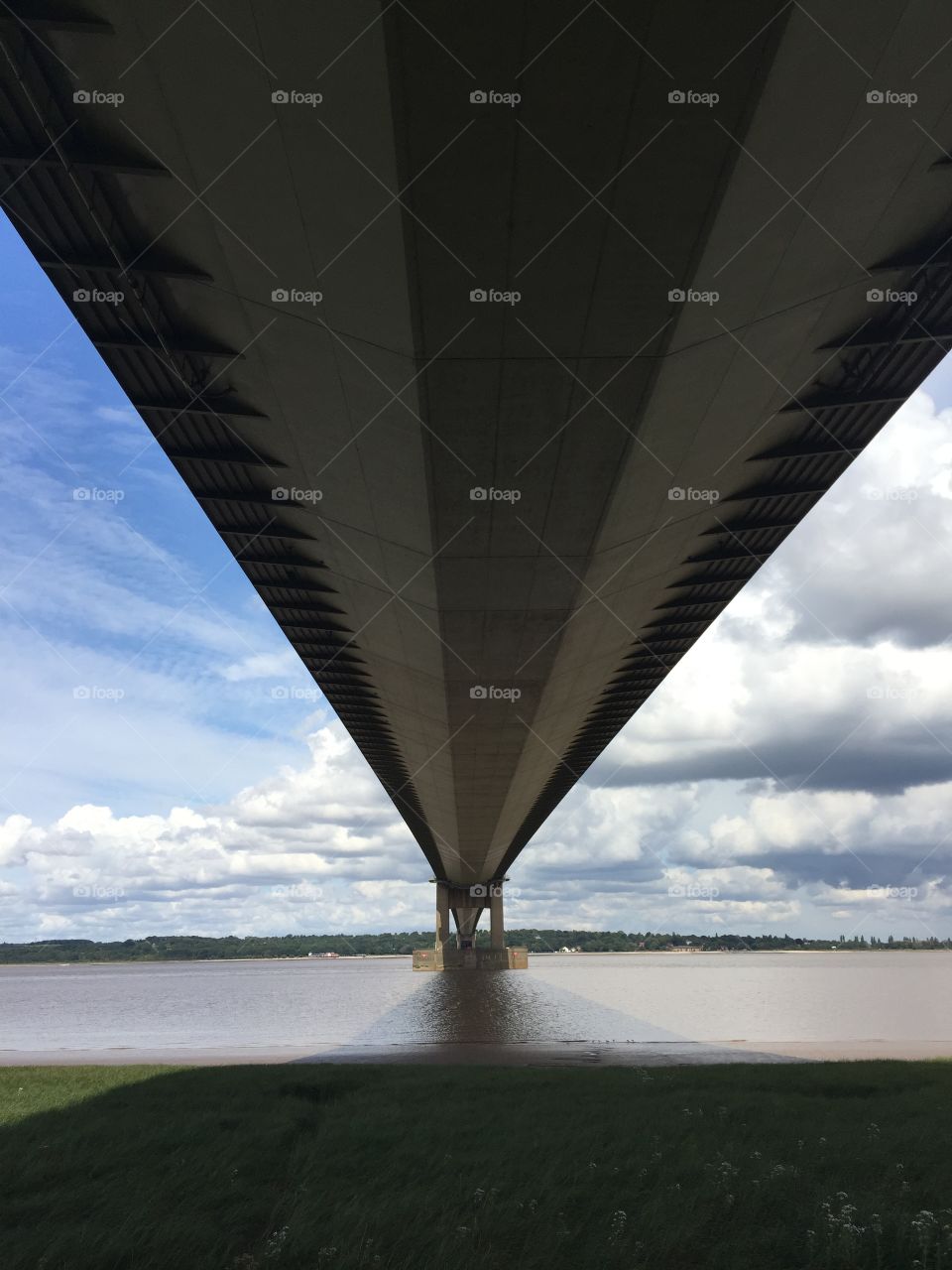 Curve of the earth (Humber bridge, Brigg Side) 