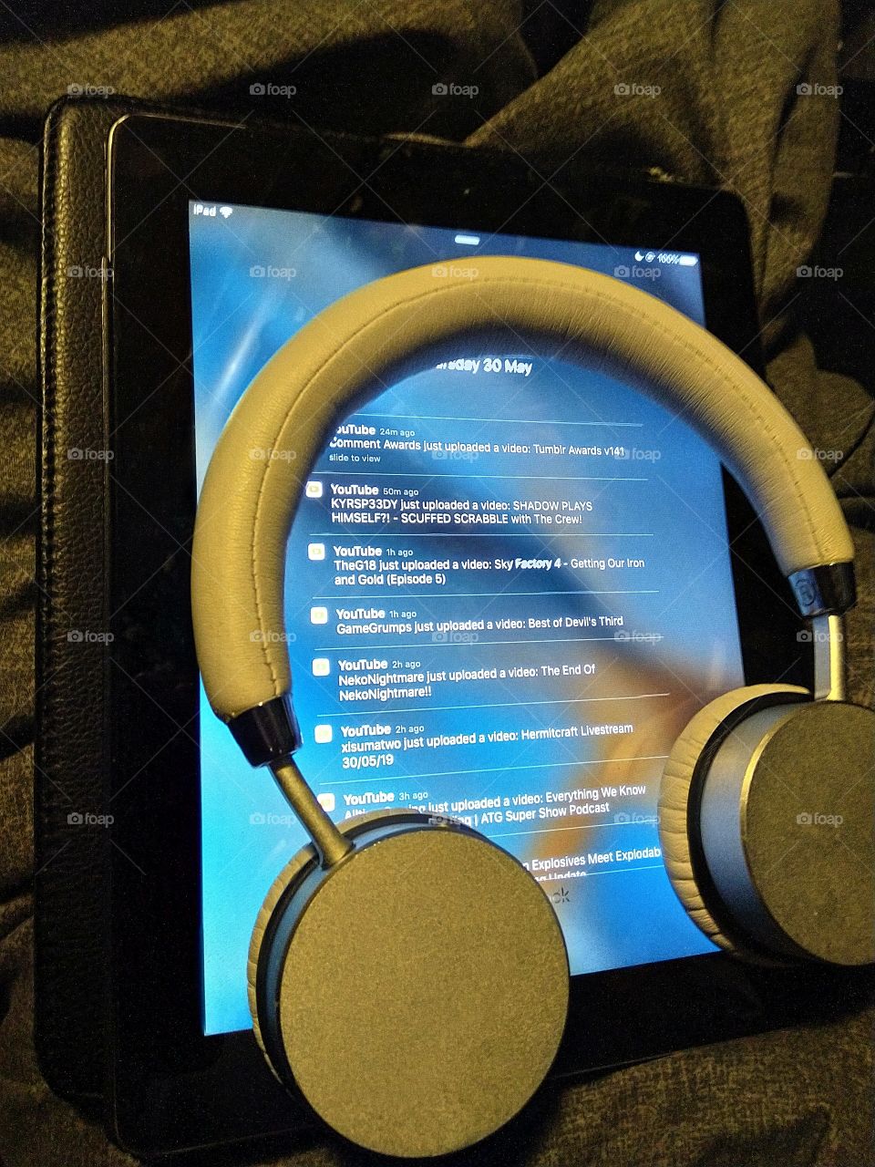 my headphones on my iPad second generation