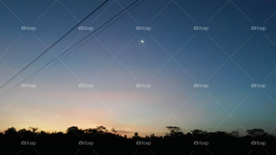 tentang keindahan senja yang memanjakan mata