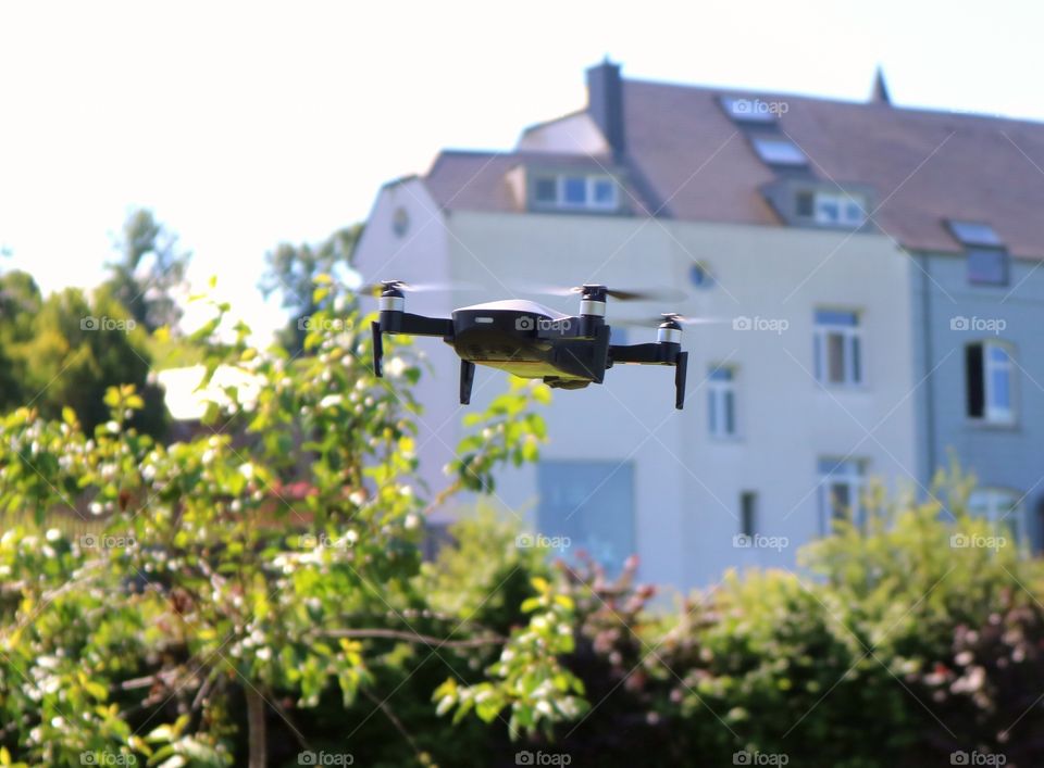 drône en mouvement à l'extérieur