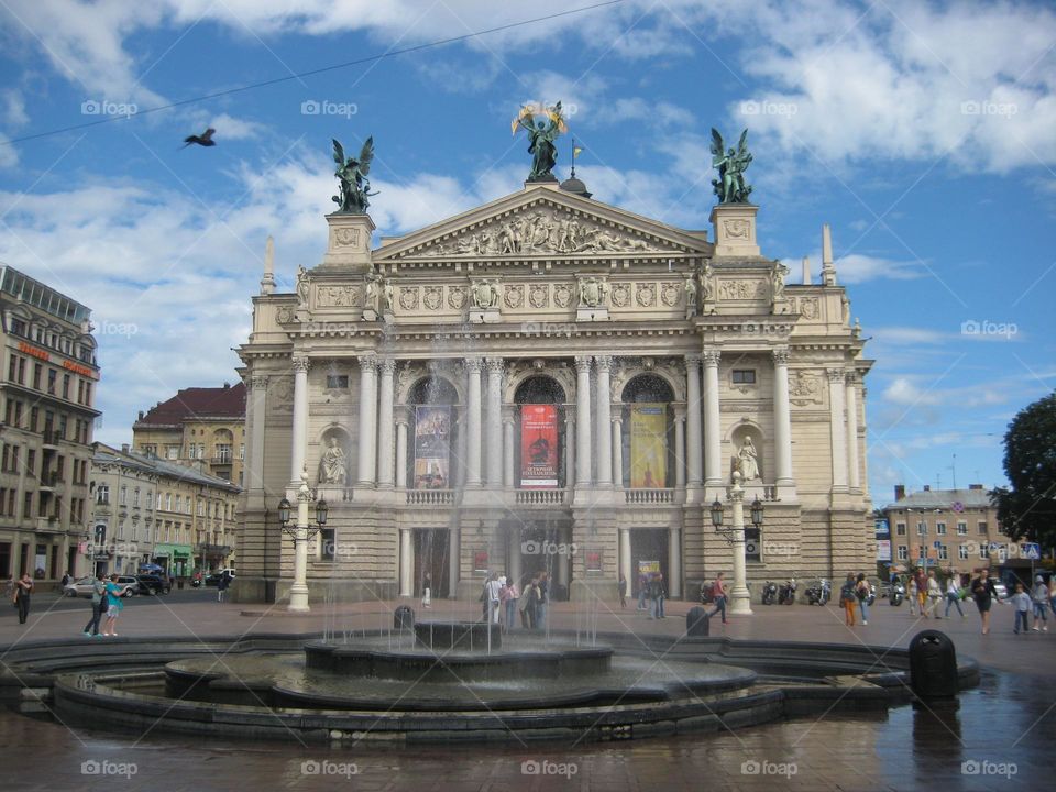 Lviv Opera Theater fountain 