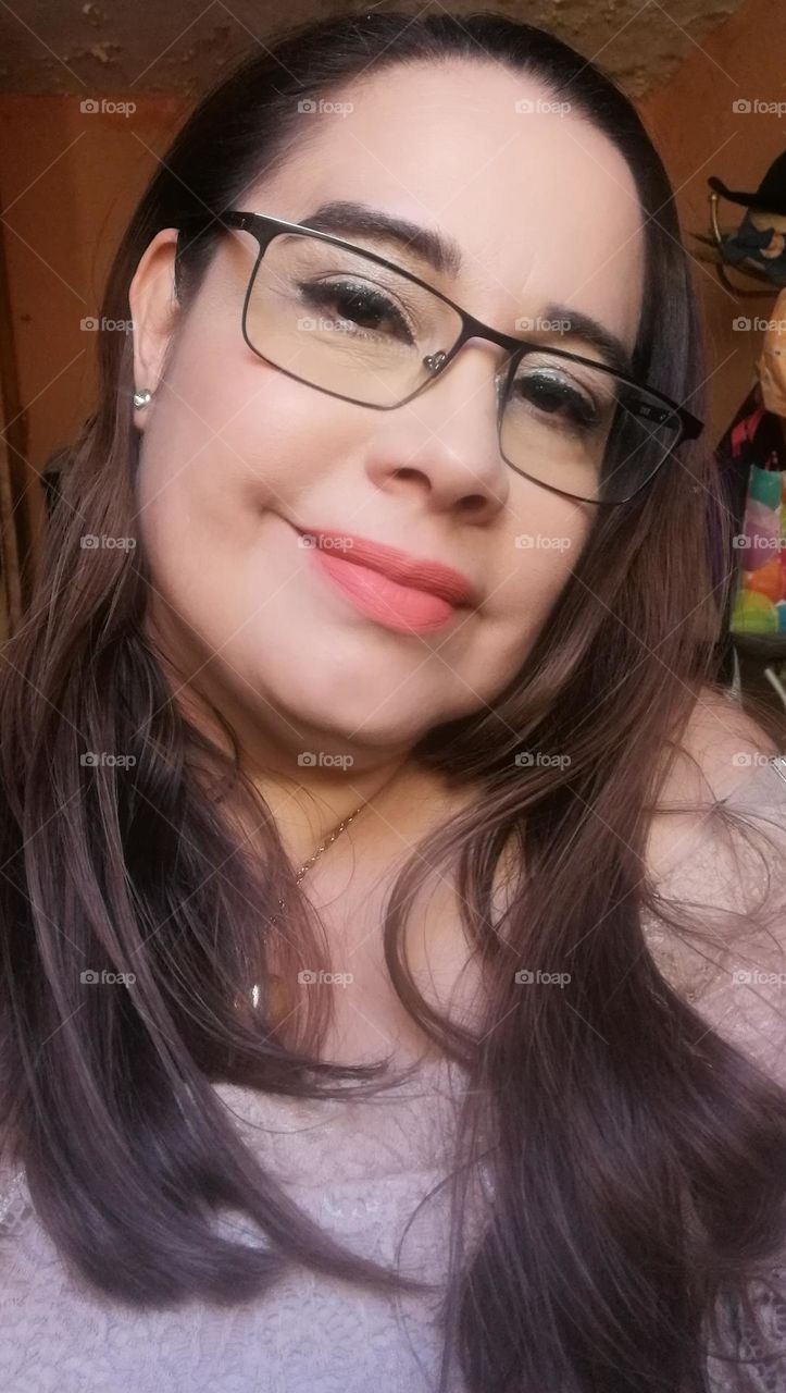 Mujer con lentes