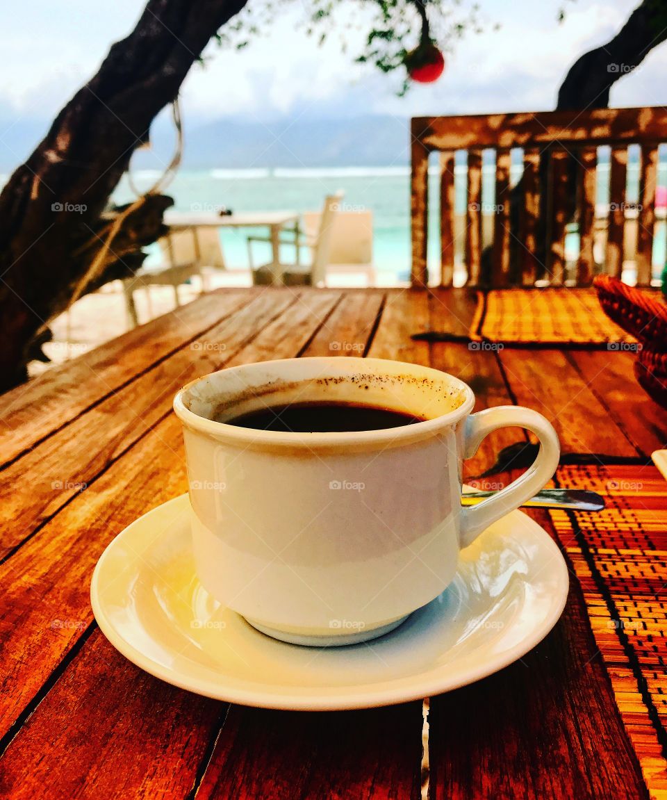 coffee never lies.
#lombokkopi 
#coffee #kopi 
#beachbreakfast #seabreath #ilikebeach #beach 