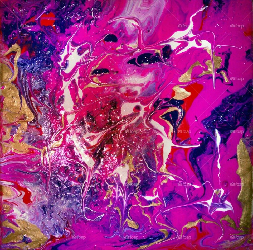 Fluid abstract art by Lynette Jones.