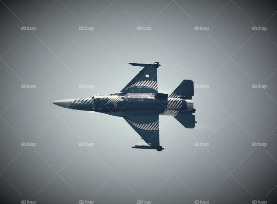 Solo Turk F-16