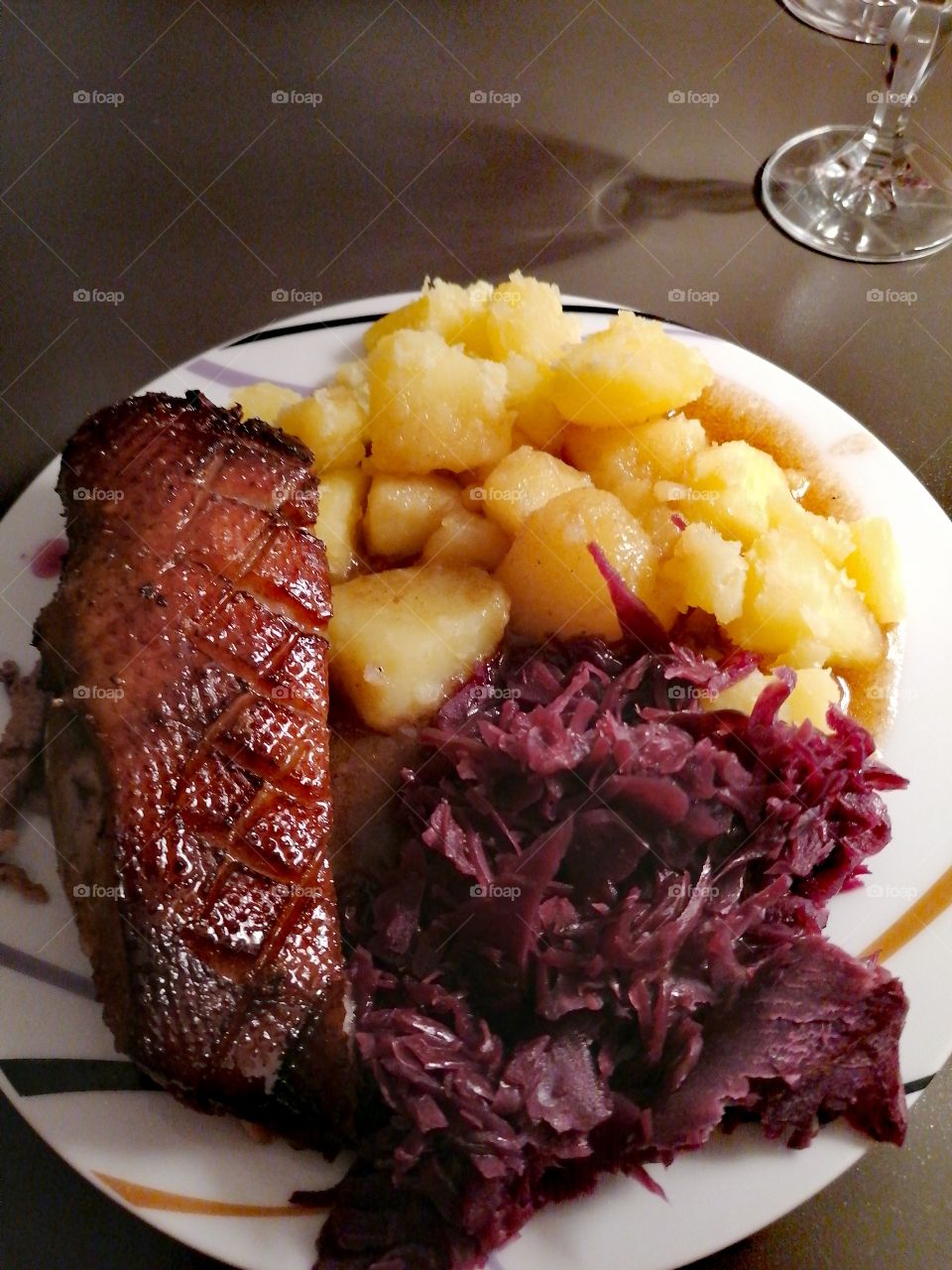 Roasted goose with red cabbage