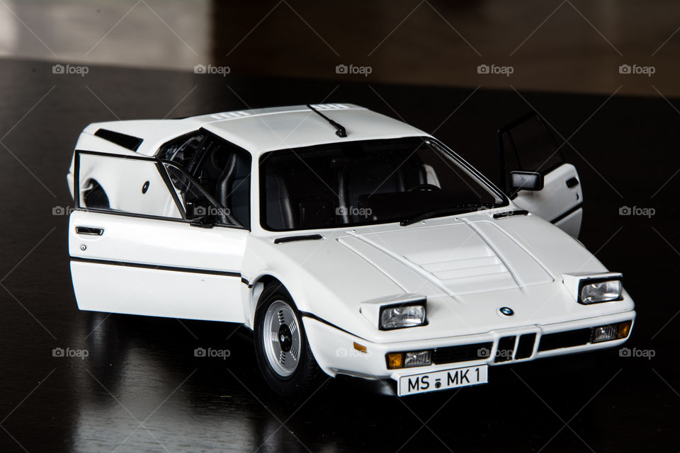 BMW M1 scale model 1:18 toy