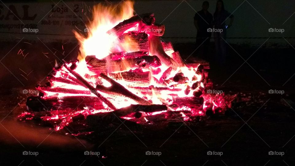 Figueira. Fogo, brasa, lenha...