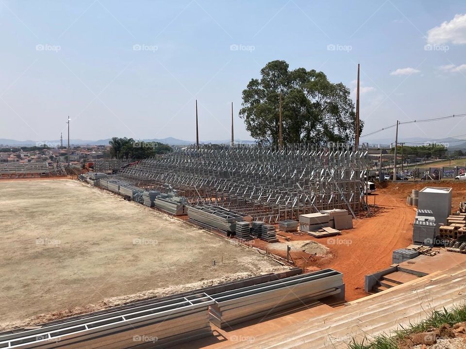 Olhe aí as obras do #Estádio Municipal, que o #RedBullBragantino está reformando para usar como praça alternativa durante as futuras reformas do Nabizão (e que voltará com essas benfeitorias ao município).
Como estão a todo vapor!
⚽️ 🥅 🏟️
#futebol