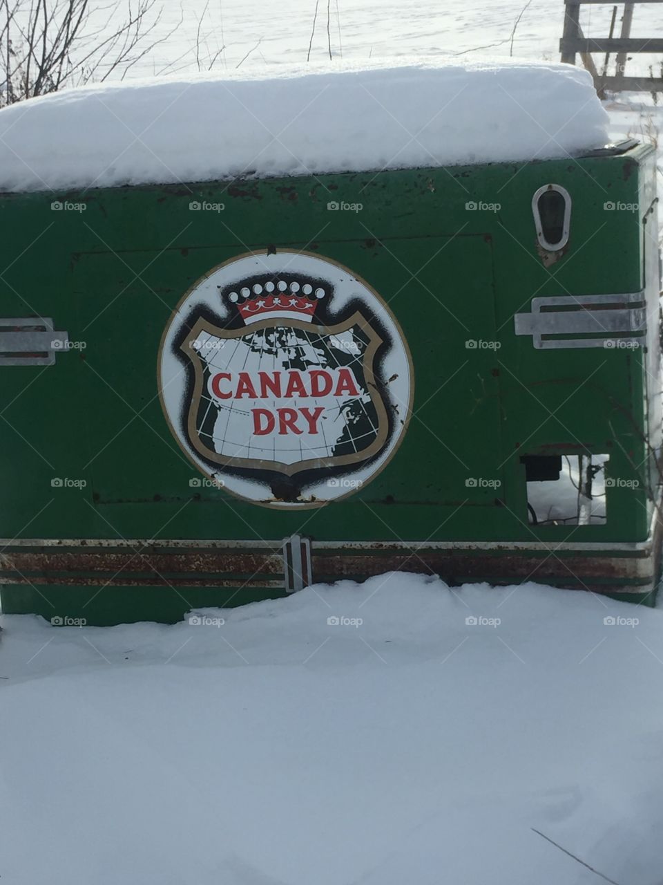 Now this is sweet vintage old Canada dry pop cooler this is a real Gem.