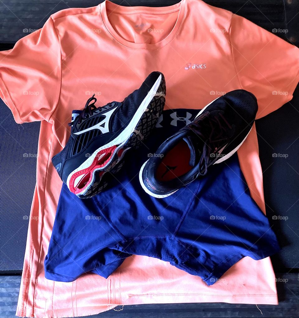 🏃‍♂️ 🇺🇸 Good Morning!  Everything ready to sweat the shirt. Let's go for a good morning jog?  Running is good for your health! / 🇧🇷 Bom dia! Tudo pronto para suar a camisa. Vamos para um bom cooper matinal? Correr faz bem para a saúde! 