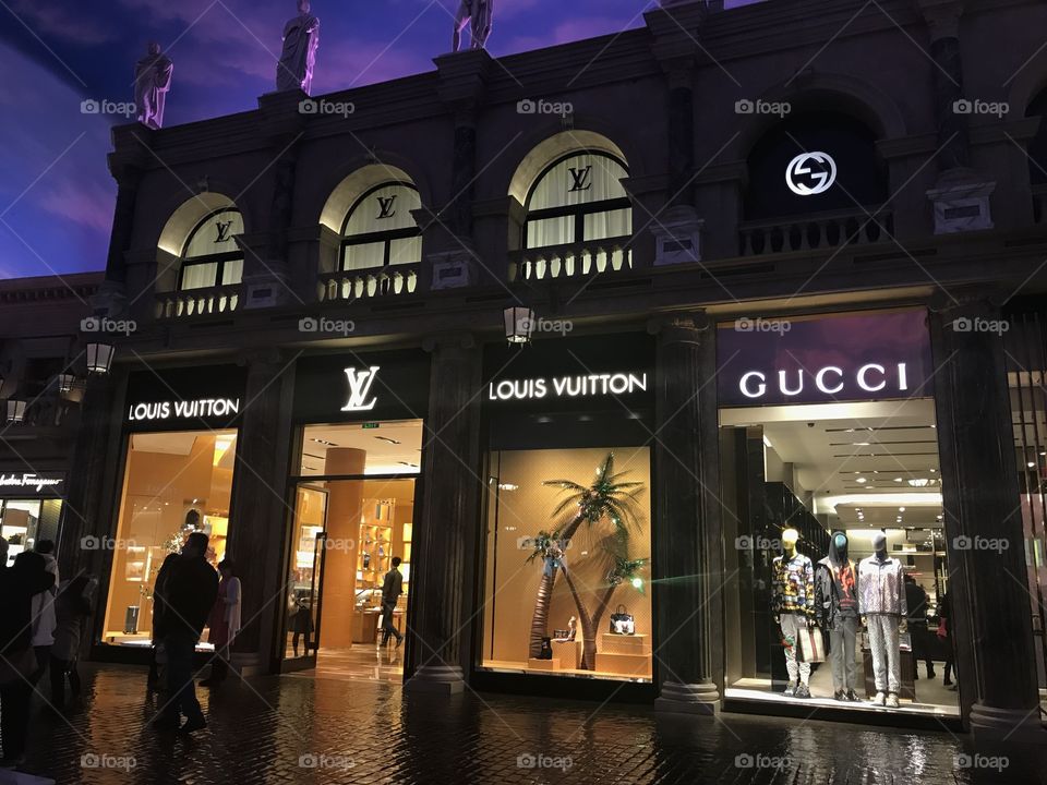 luxury store 