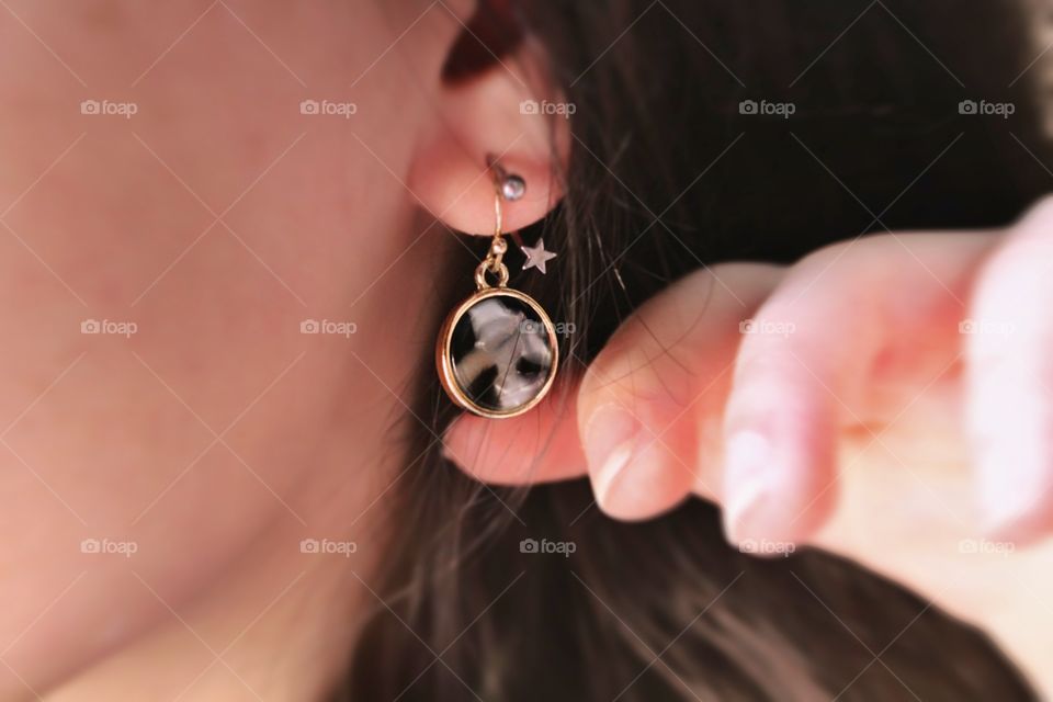 ასე საყურე, უცხო საყურე...