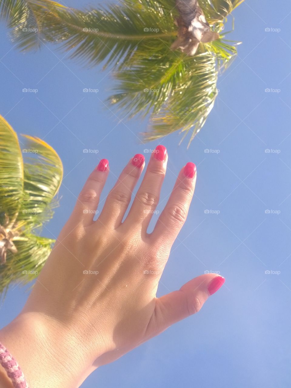 Beautiful nails on the beach in Key West