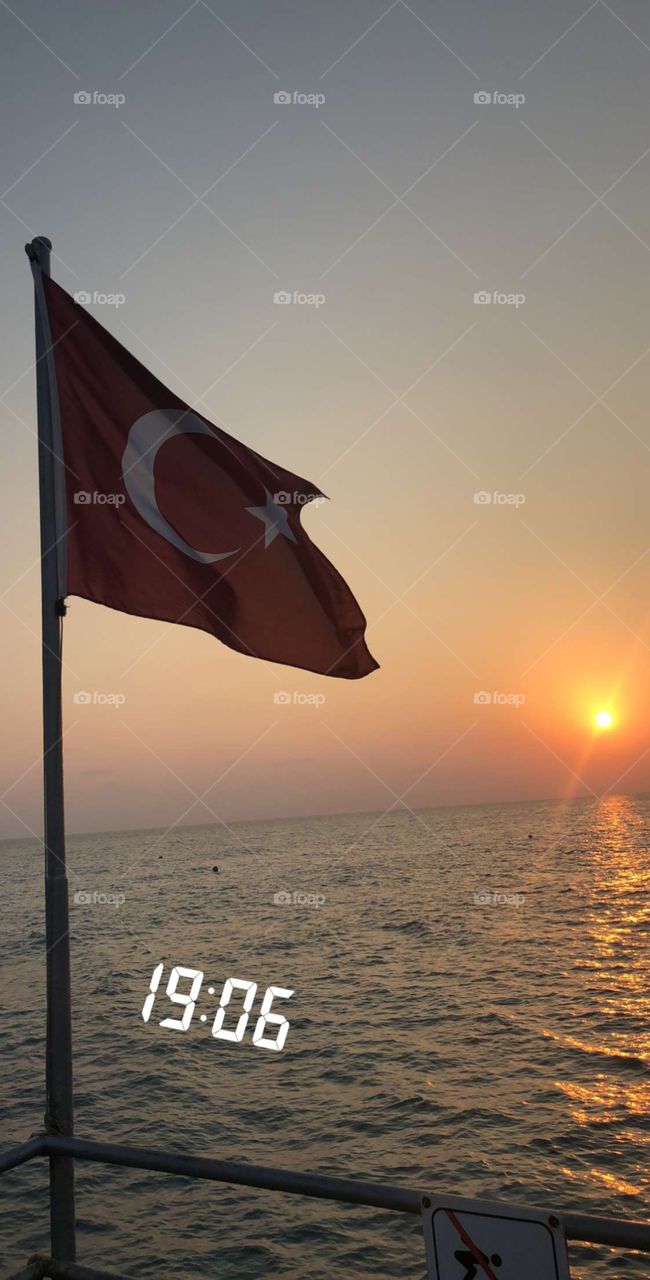 Türkei/ Flagge / Sonnenuntergang/ Beruhigung 