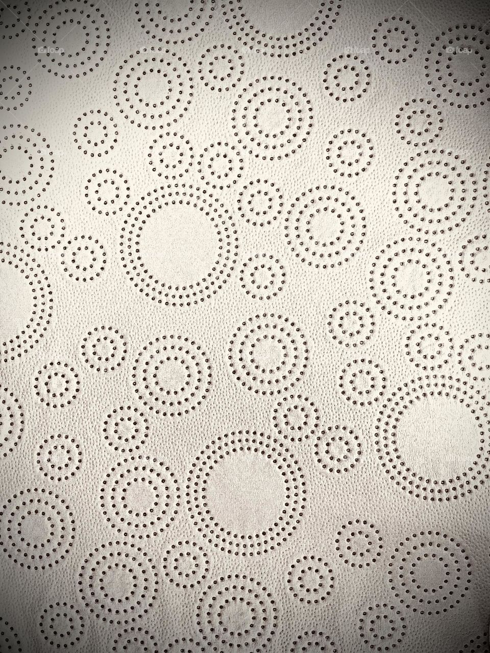 Hypnotized by circles 