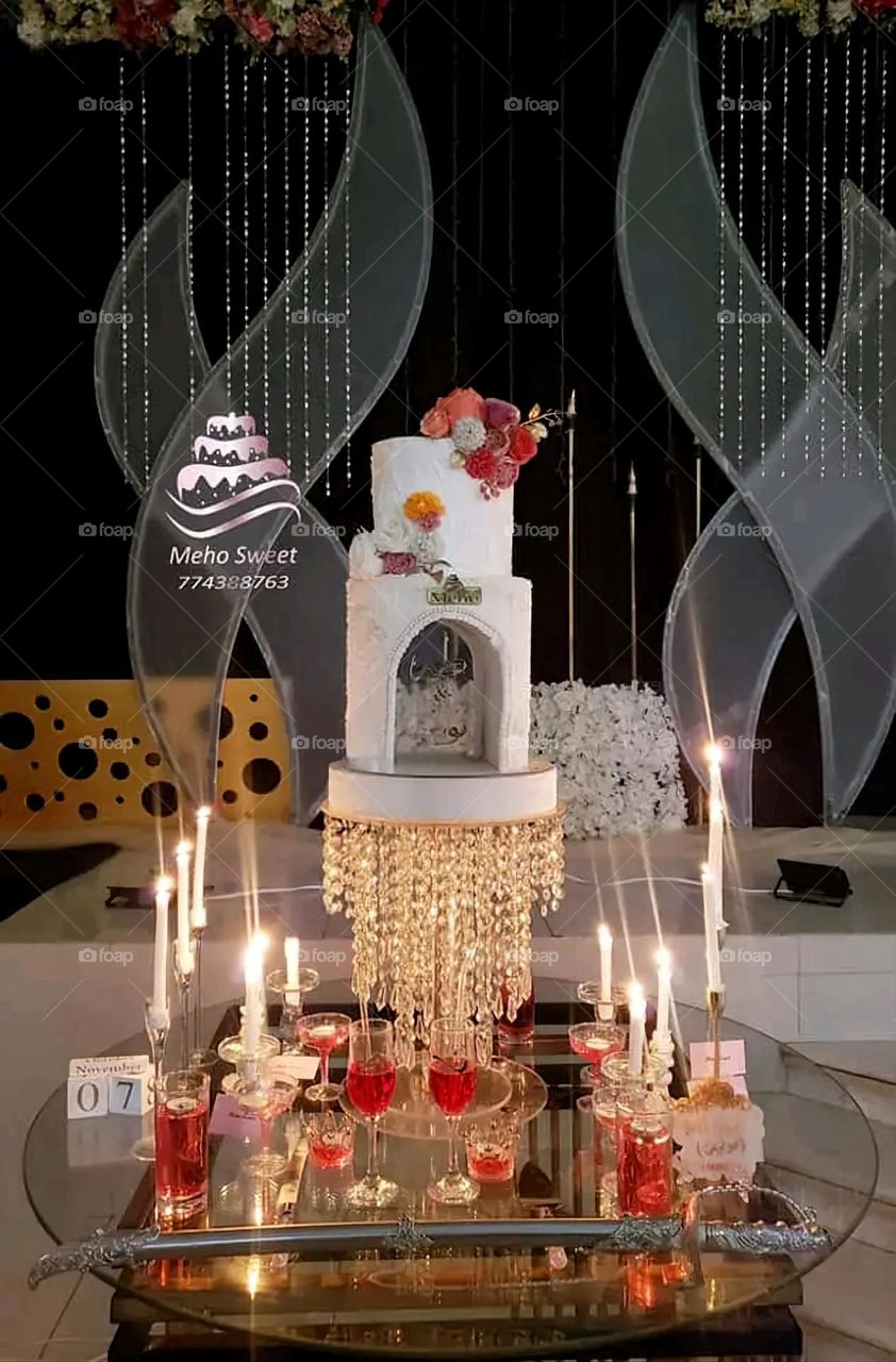 A very beautiful picture, and there is no better picture than it. There is no better picture of green herbs and colorful, red and white roses than it. Glory be to God, the natural and picturesque view, and there is no more