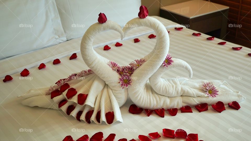 Honeymoon bed towel