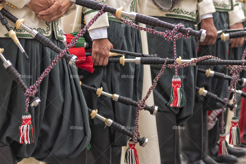 Orchestra of the Algerian National Guard, Bagpipes
