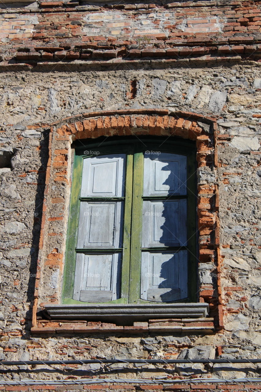 Old window. Bataglia,  Comune di Casaletto Spartano,  Campania,  Italy.
