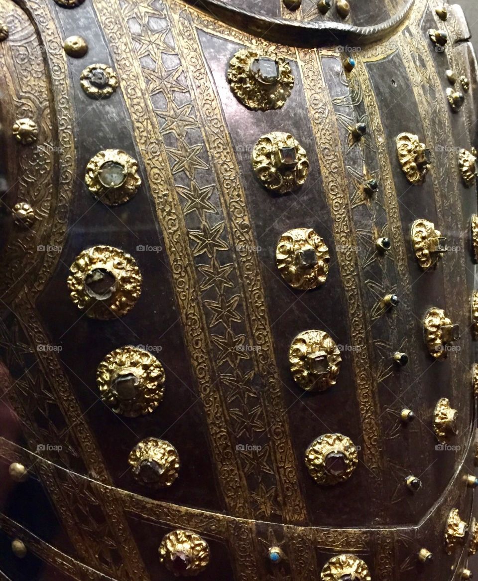 Art in Detail, fine art, arms and armor, metal, stones, wearable 