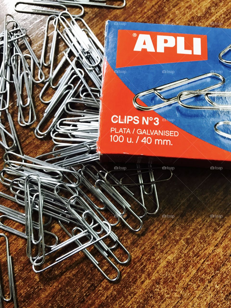 Paper clips-box-metal-staitionery 