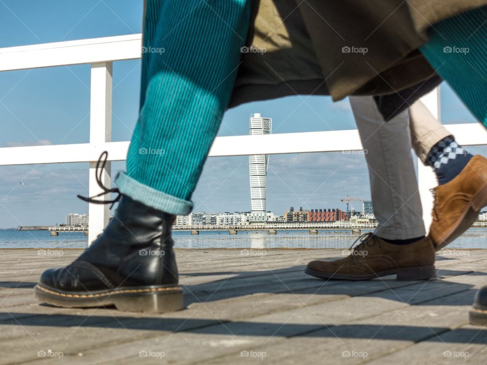 Turning Torso between legs