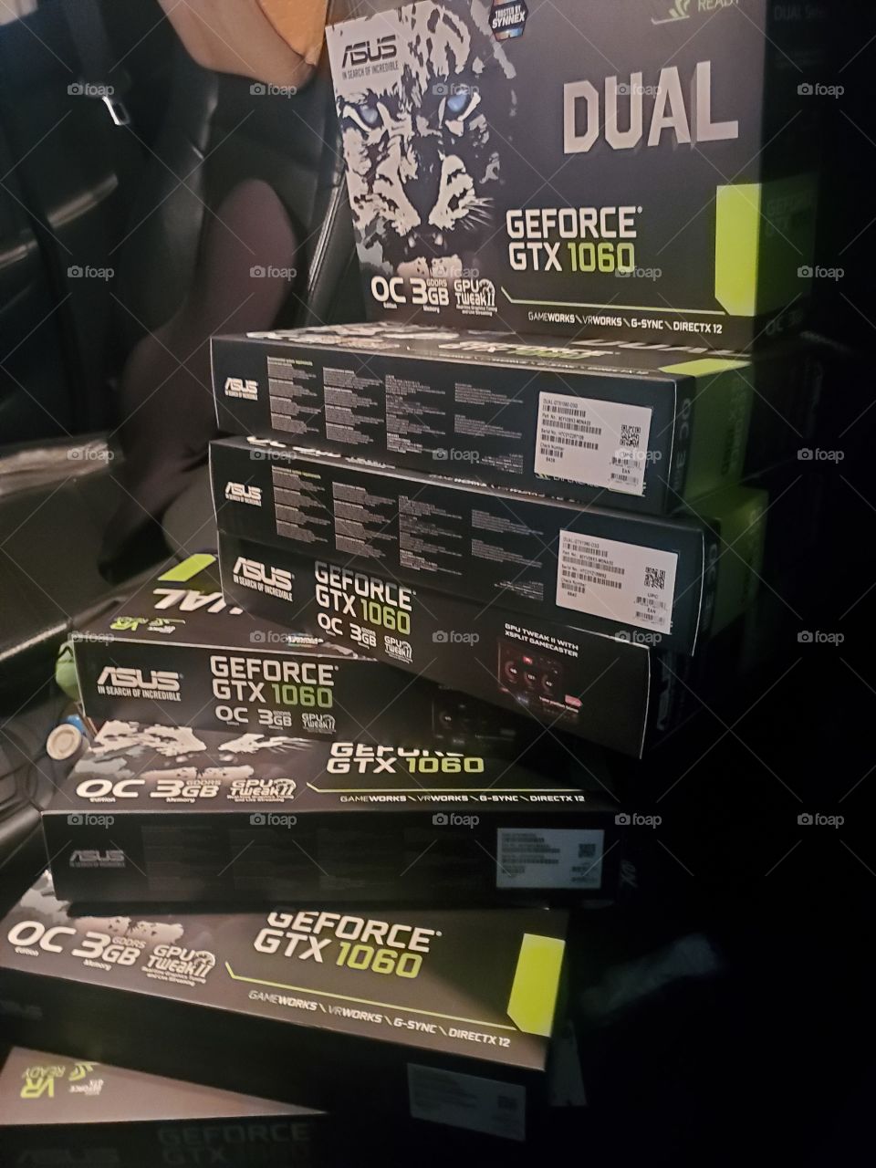 white tiger graphic card in box