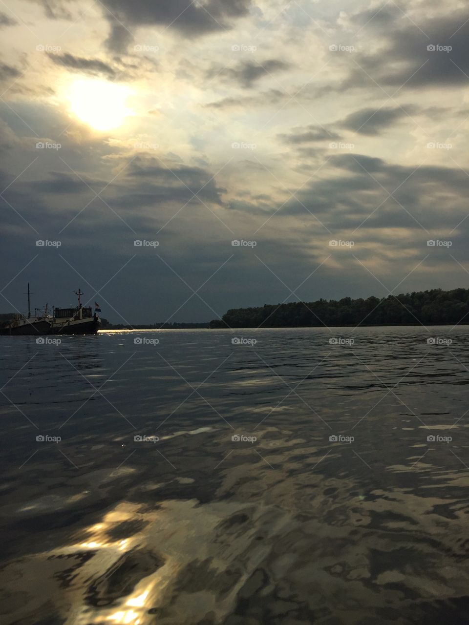 Amsterdam fall is coming alrea. Just another day in lake of amsterdam. 
Long time no see hey guys. Missed here