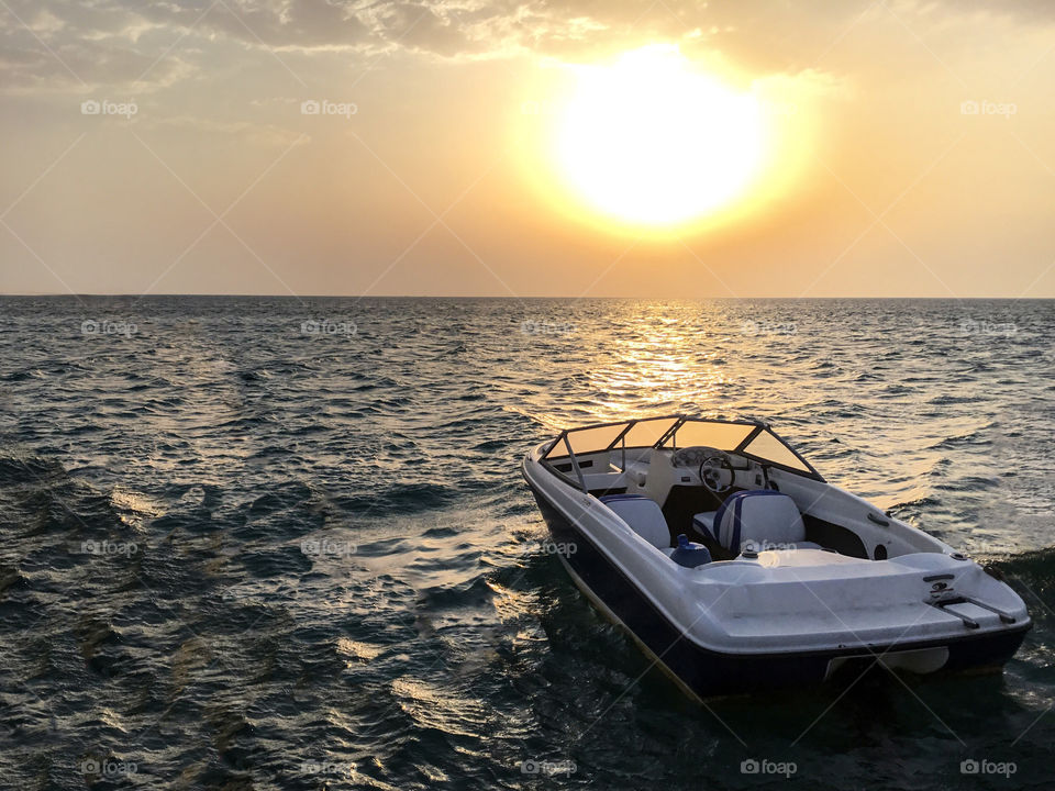 Lost in the heart of the Redsea seduced by this charming sunrise in Egypt