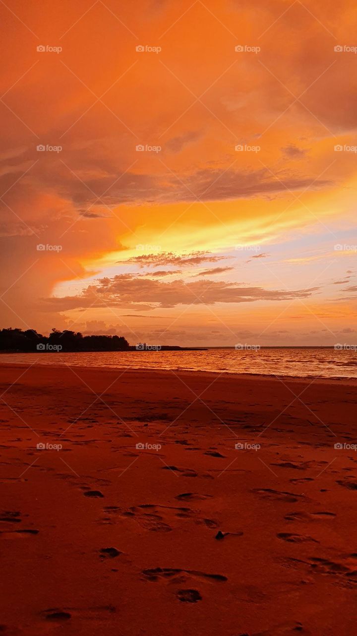 Sunset view at Mindil Beach,  Northern Territory of Australia